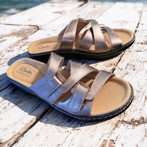 Clarks NWT Sz 9M Merliah Karli Gold Shimmering Leather Strap Sandals (SH244)